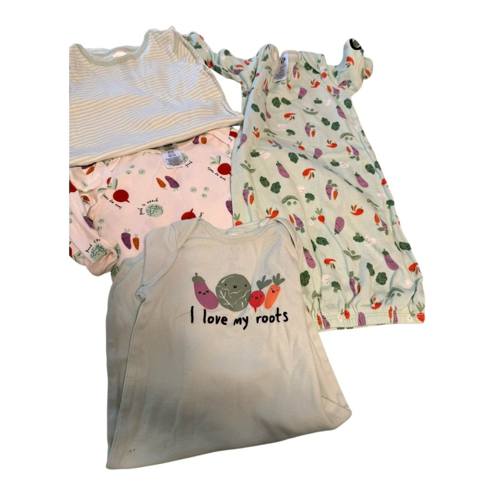 Veggie print baby gowns